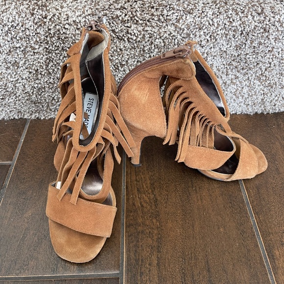 STEVE MADDEN Suede Fringe Sandals - Size 6 - Picture 3 of 9